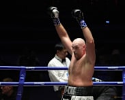 Fury dominates Wach ahead of Joshua showdown