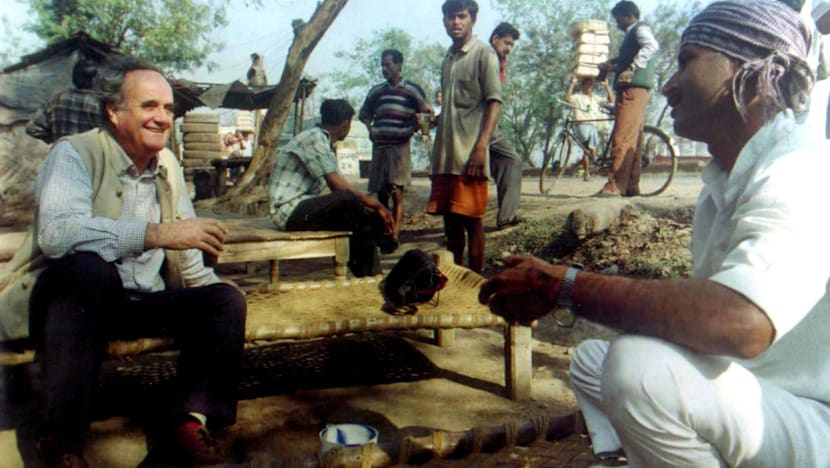 Tributes pour in for Mark Tully, BBC's 'voice of India' who died at 90
