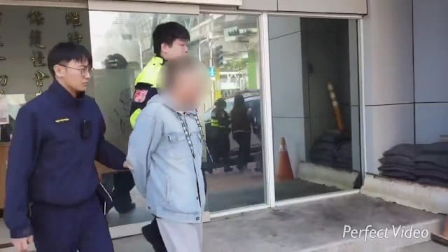 不满女友前任欠1600新元未还 台男持刀讨债伤三人