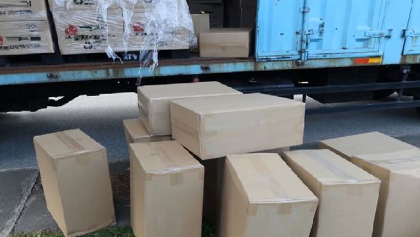 4 lelaki diberkas seludup hampir 4,000 karton rokok; elak bayar cukai lebih S$430,000