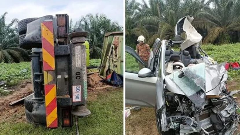 3 warga SG maut dalam nahas jalan raya di Kota Tinggi 3 warga SG maut dalam nahas jalan raya di Kota Tinggi