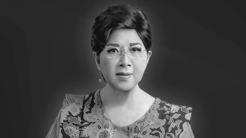 Penyanyi lagenda Indonesia, Titiek Puspa, meninggal dunia pada usia 87 tahun Penyanyi lagenda Indonesia, Titiek Puspa, meninggal dunia pada usia 87 tahun