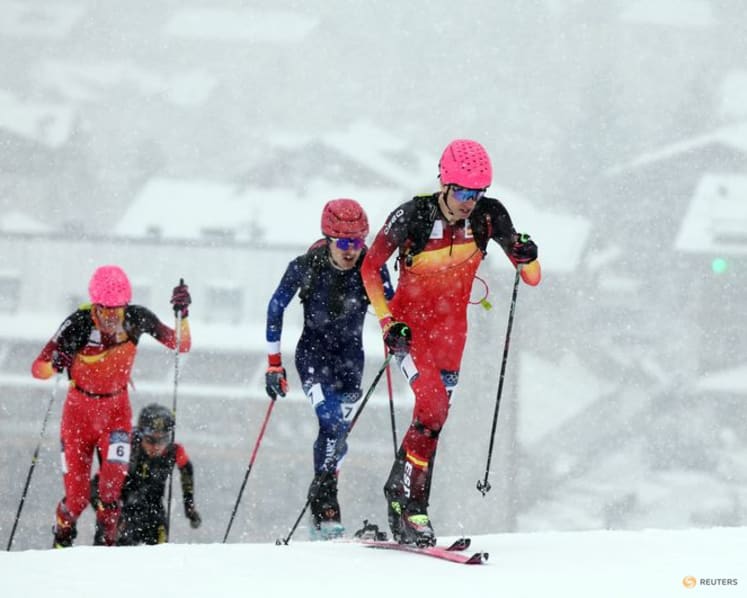 SkiMo-New sport begins in snowstorm