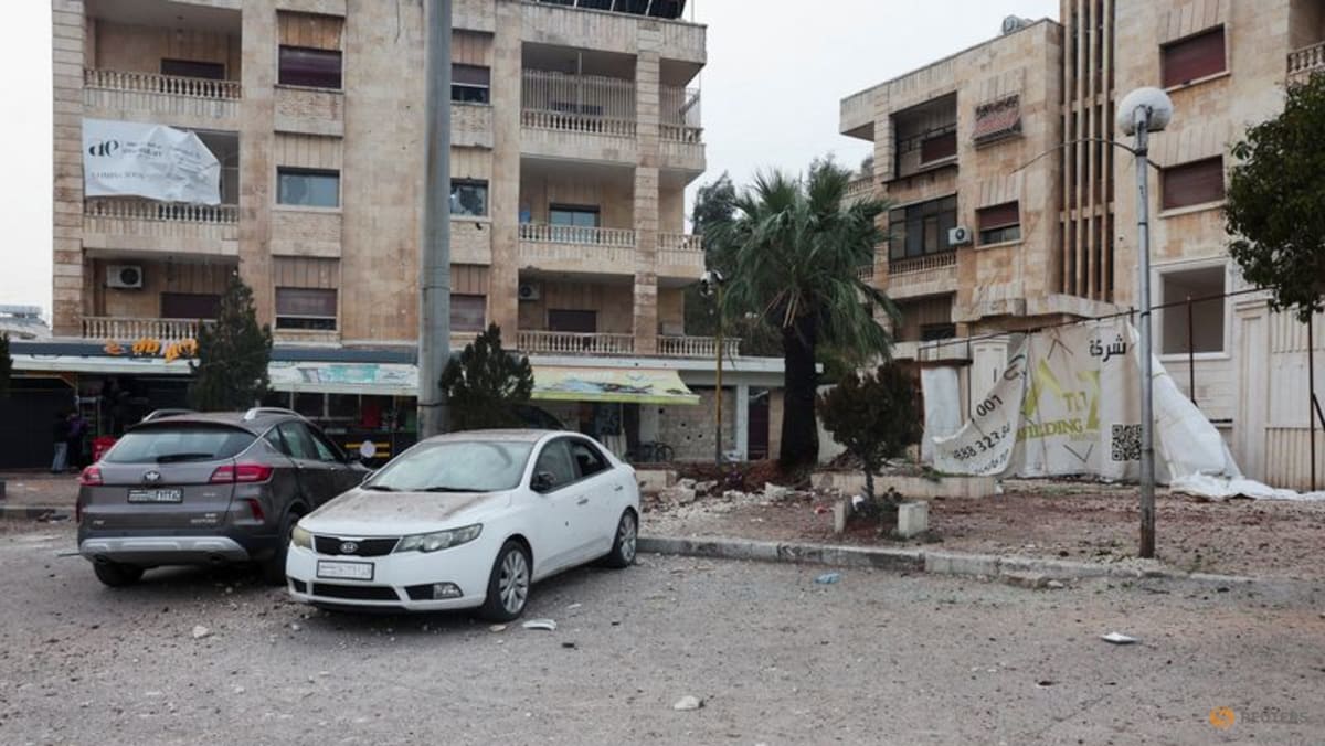 Kurdish fighters refuse to leave Syria's Aleppo after truce