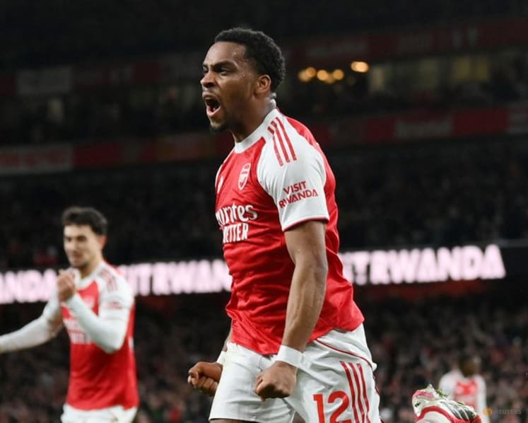 Timber header earns Arsenal crucial win over Chelsea