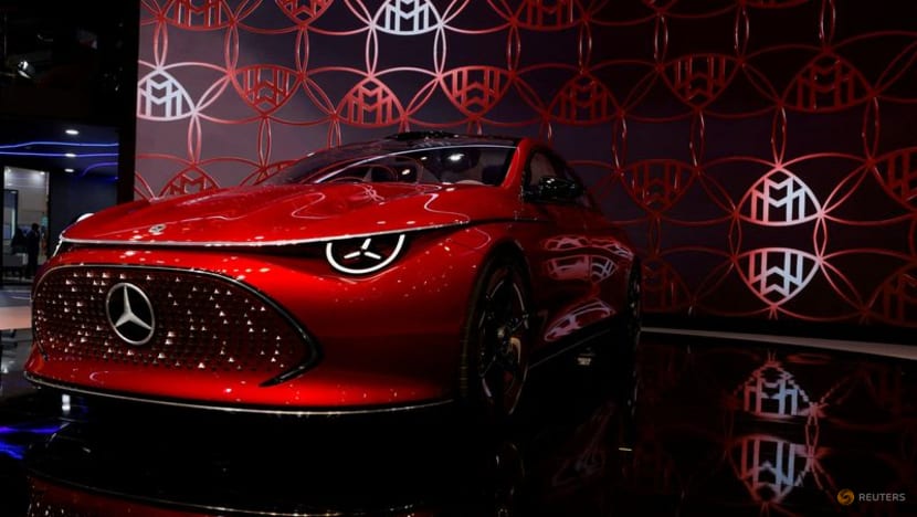 Carmakers at India auto show unveil charging network plans, new EVs Carmakers at India auto show unveil charging network plans, new EVs