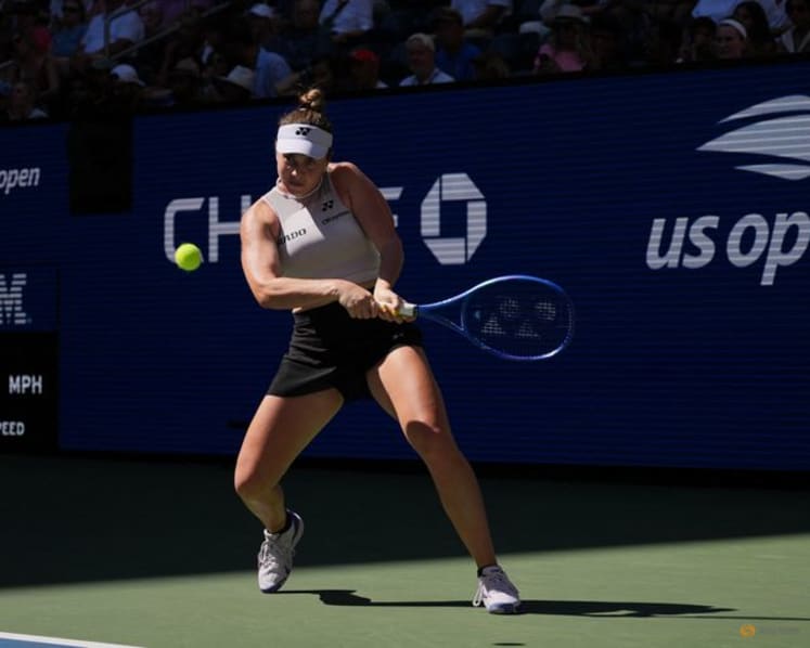 Noskova battles past Kostyuk to reach US Open quarters