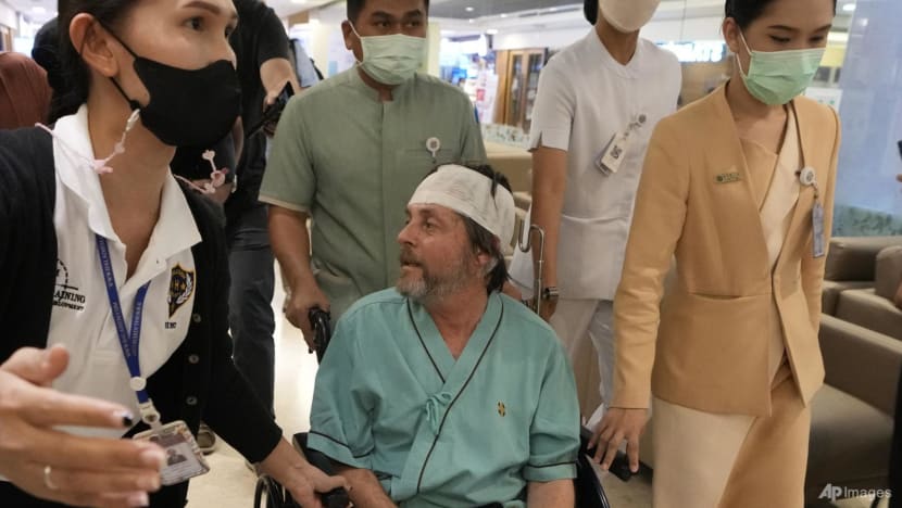 SQ321 turbulence: Singapore Airlines apologises after injured passenger complains about carrier's silence SQ321 turbulence: Singapore Airlines apologises after injured passenger complains about carrier's silence