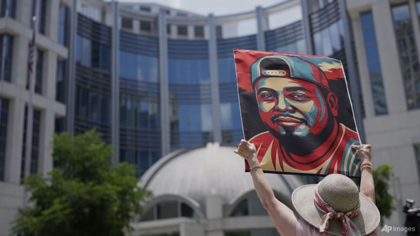 Kilmar Abrego Garcia freed from jail so he can rejoin family in Maryland to await trial Kilmar Abrego Garcia freed from jail so he can rejoin family in Maryland to await trial