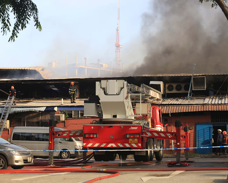 Massive fire put out at Toa Payoh Industrial Park