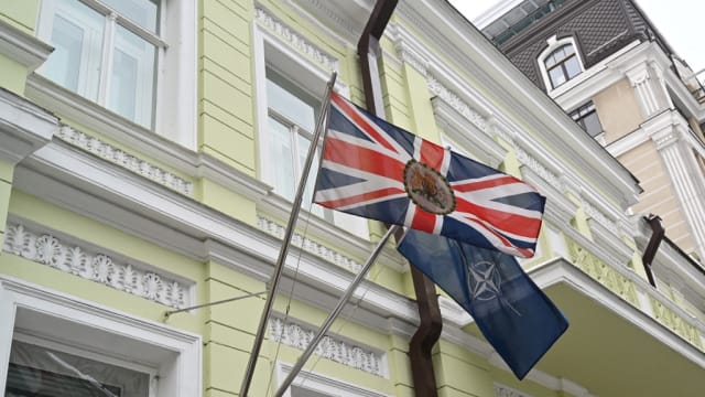 英国吁北约盟友增加防卫开支 以应对俄罗斯入侵乌克兰