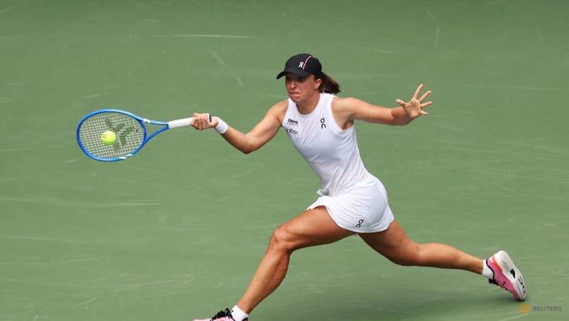 Swiatek breezes past Alexandrova into US Open quarter-finals Swiatek breezes past Alexandrova into US Open quarter-finals