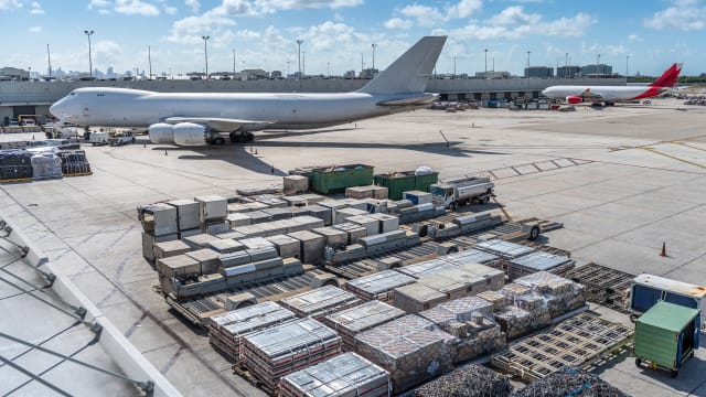 我国和中国恢复航空连通性 加强商业和人员流动