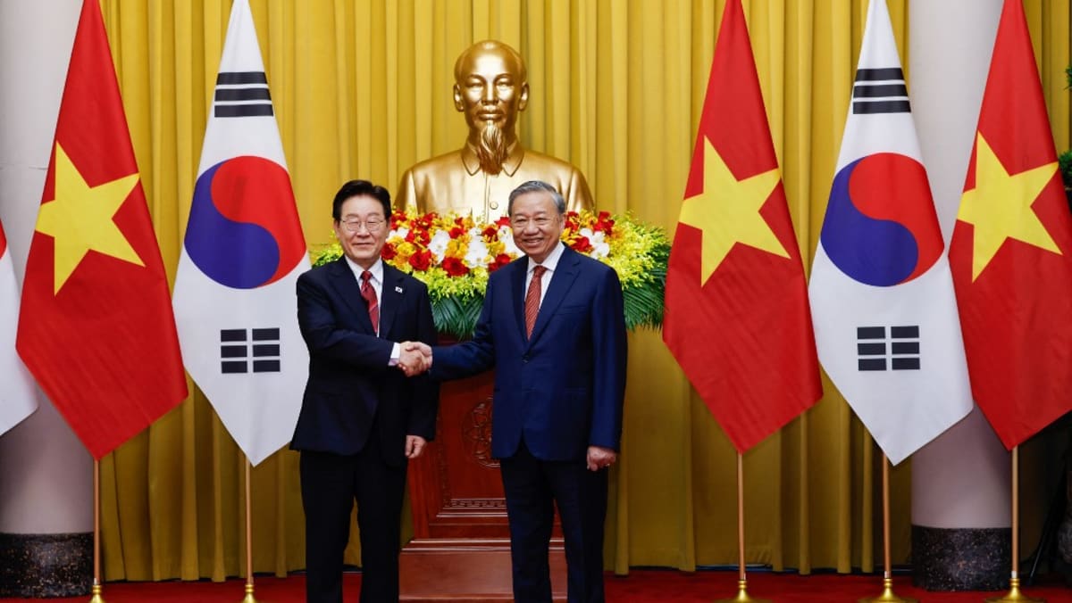 South Korea, Vietnam agree to boost nuclear energy, high-tech cooperation