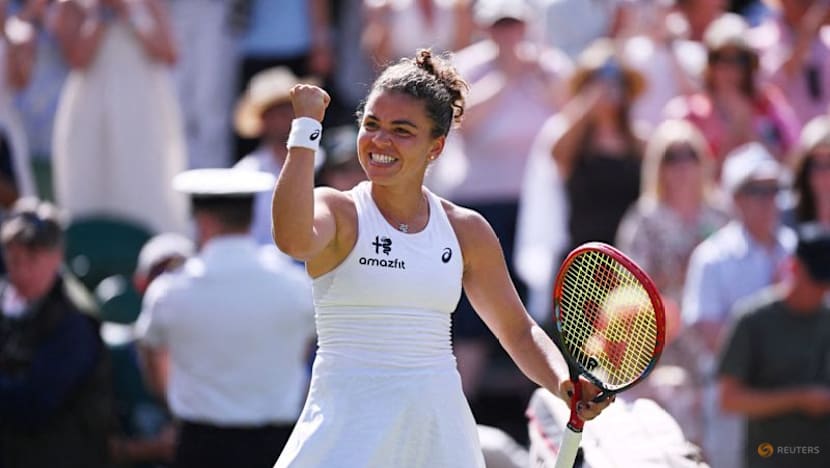 Cobolli and Paolini keep bubbling into Wimbledon quarter-finals, Britain's Fery stays afloat