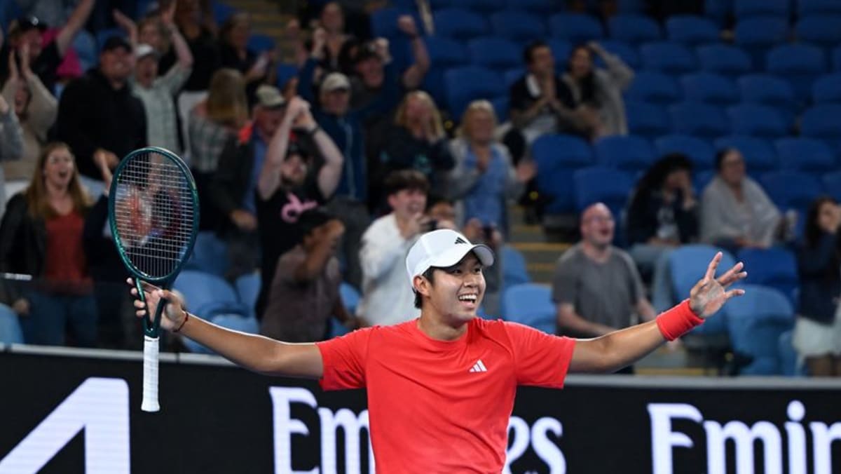 American qualifier Tien stuns Medvedev in late night epic