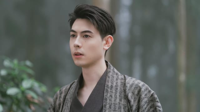 隔壁桌男女大打出手　台湾男偶像被玻璃片割到破相