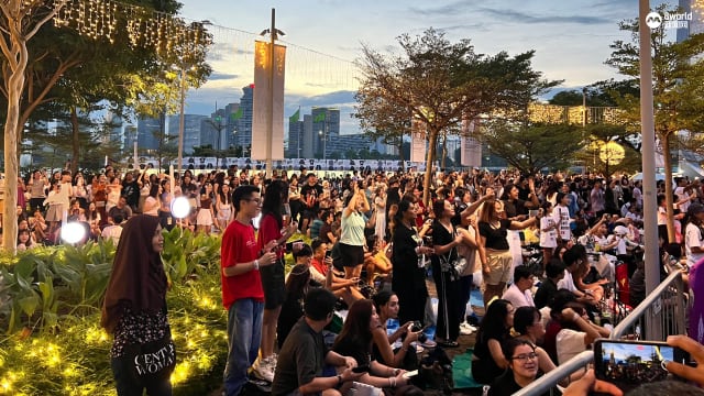 泰勒丝歌迷场外大合唱 河滨走道部分区域关闭