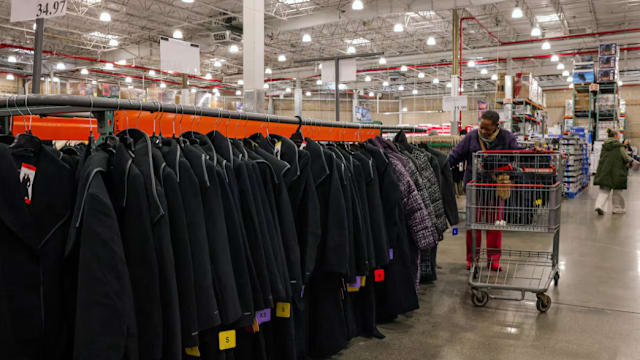 受政府停摆拖累 美国去年第四季度生产总值仅增1.4%