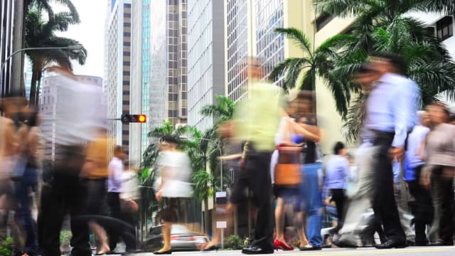 我国10月份失业率下滑 维持疫情前水平