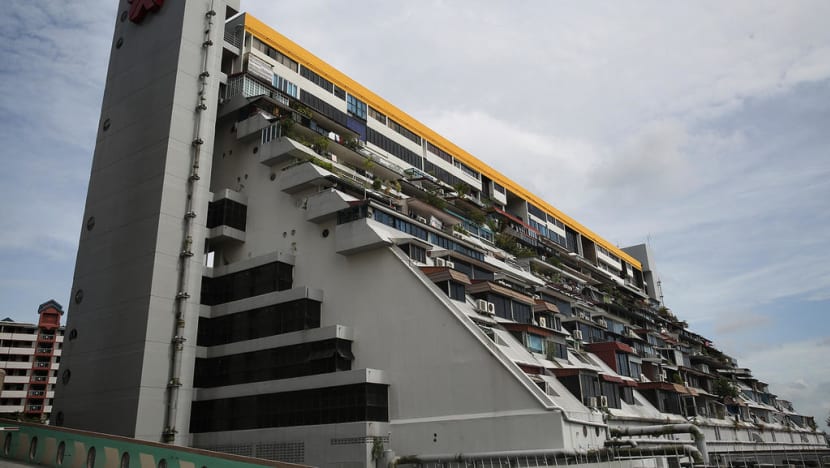 Part of false ceiling collapses near entrance of Golden Mile Complex