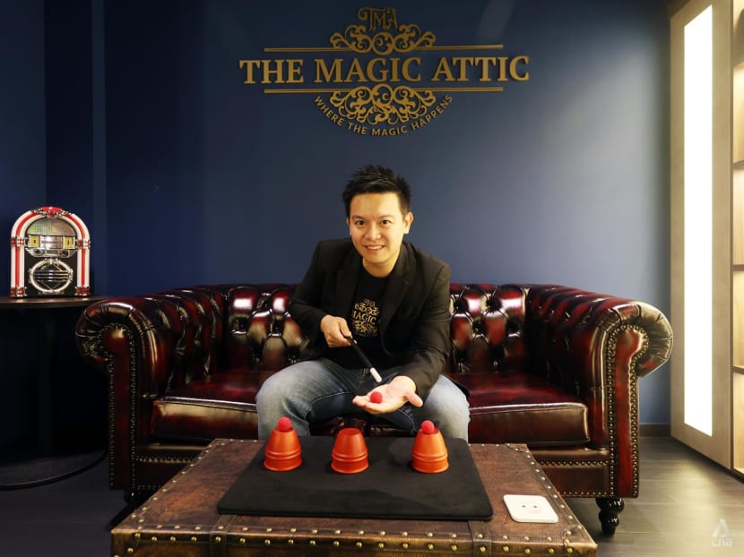 Magician, who once 'bombed' as audience rushed to buffet, offers home theatre to nurture young performers Magician, who once 'bombed' as audience rushed to buffet, offers home theatre to nurture young performers