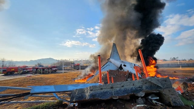 跑道尽头为何有墙？ 韩机场混凝土墙被质疑违反国际标准