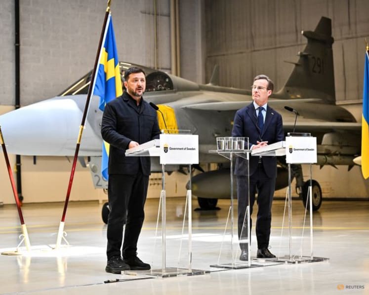 Ukraine to buy up to 20 Gripen jet fighters, Sweden to donate 16