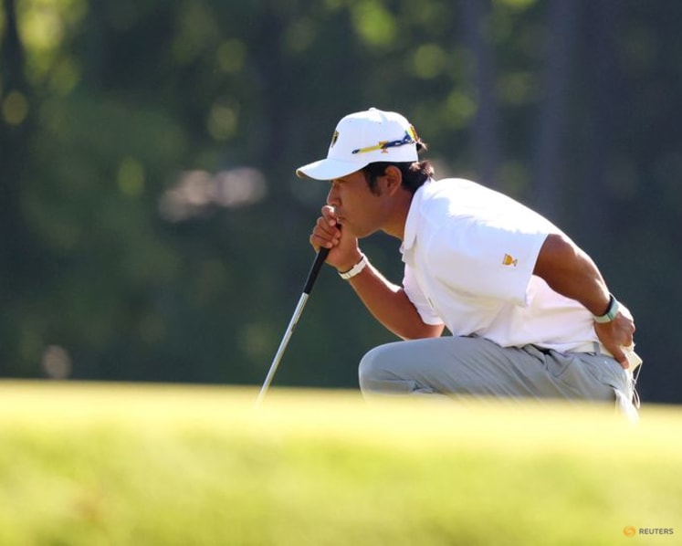 Internationals keep upset hopes alive at Presidents Cup