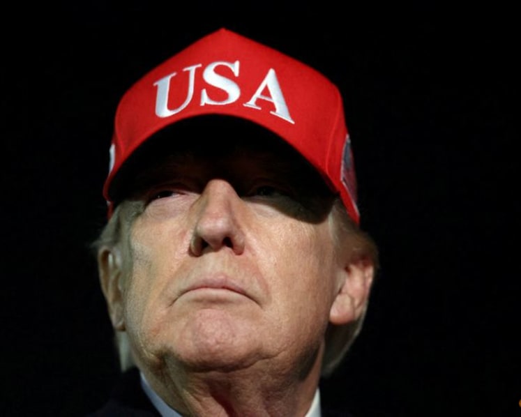 Trump backs government AI safeguards in banking system, acknowledges risks