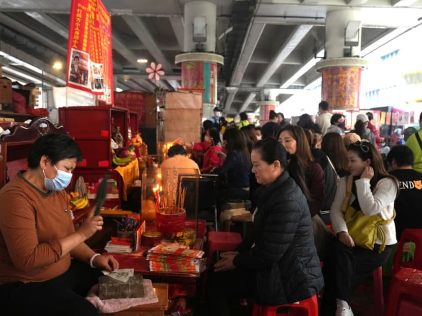 People queue for the shoe-hitting ritual. Tuesday (March 5, 2024) marked the moment on the lunar calendar considered ideal for carrying out the practice. People queue for the shoe-hitting ritual. Tuesday (March 5, 2024) marked the moment on the lunar calendar considered ideal for carrying out the practice.