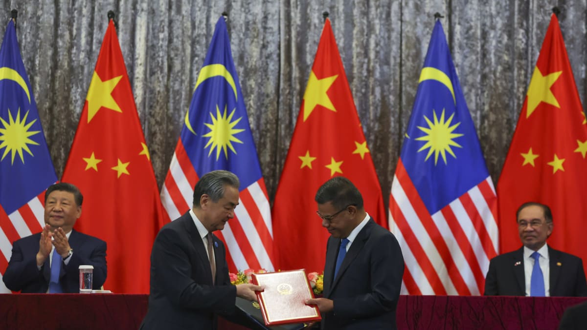 Visa-free travel: Malaysia and China extend agreement for 5 years following President Xi’s visit