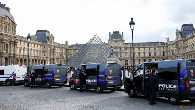 Suspek kes rompakan di Louvre akan didakwa atas kesalahan mencuri, komplot jenayah