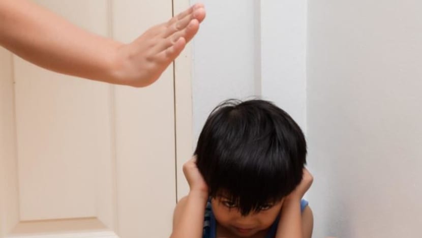 Guna rotan untuk didik anak? Lebih separuh ibu bapa berpendapat ia tidak berkesan: Tinjauan 