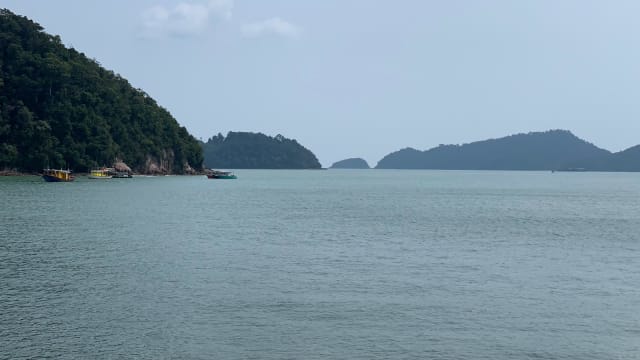 季风来临 当局提醒出海公众注意安全