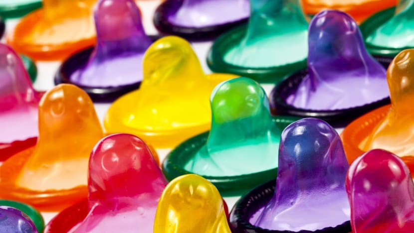 Penyediaan alat kontrasepsi untuk remaja picu kontroversi dan kehebohan