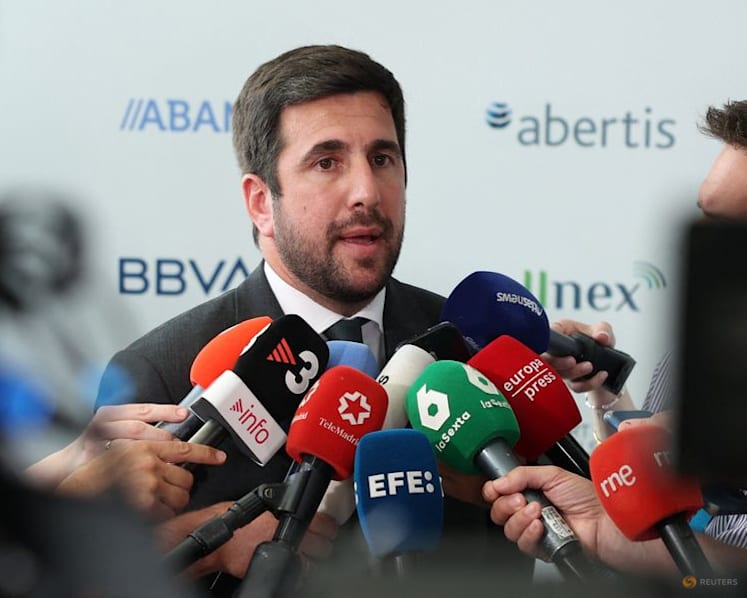 Riquelme pitches 'Members' City' in Real Madrid election challenge to Perez