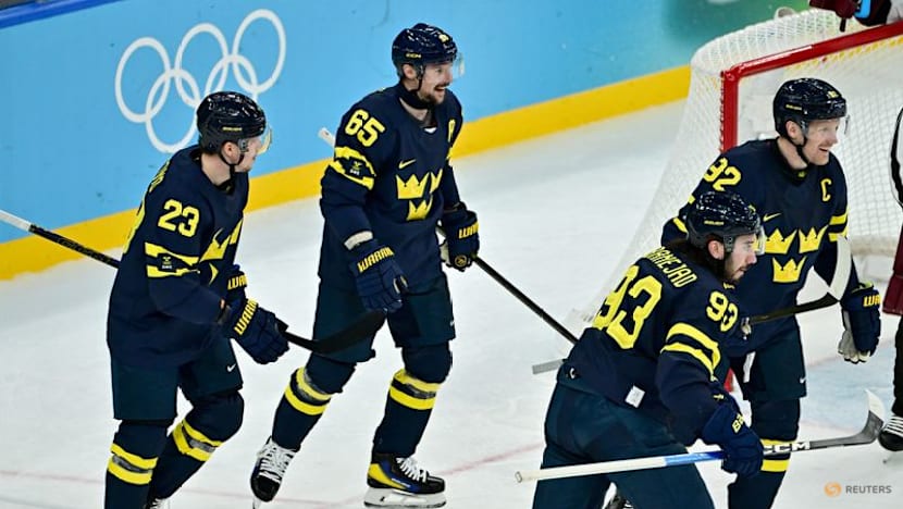 Ice hockey-Defiant Sweden ready for blockbuster men's quarter-final with US