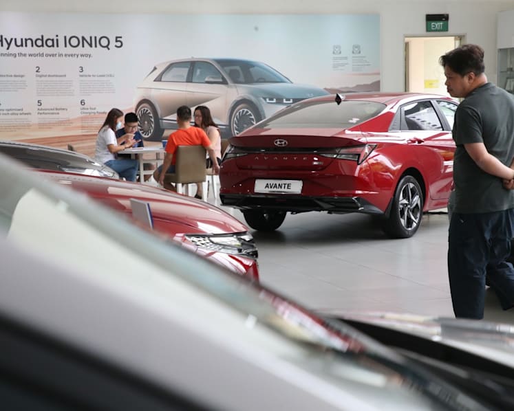 Car buyers flock to showrooms days after COE for large cars fell below S$100k