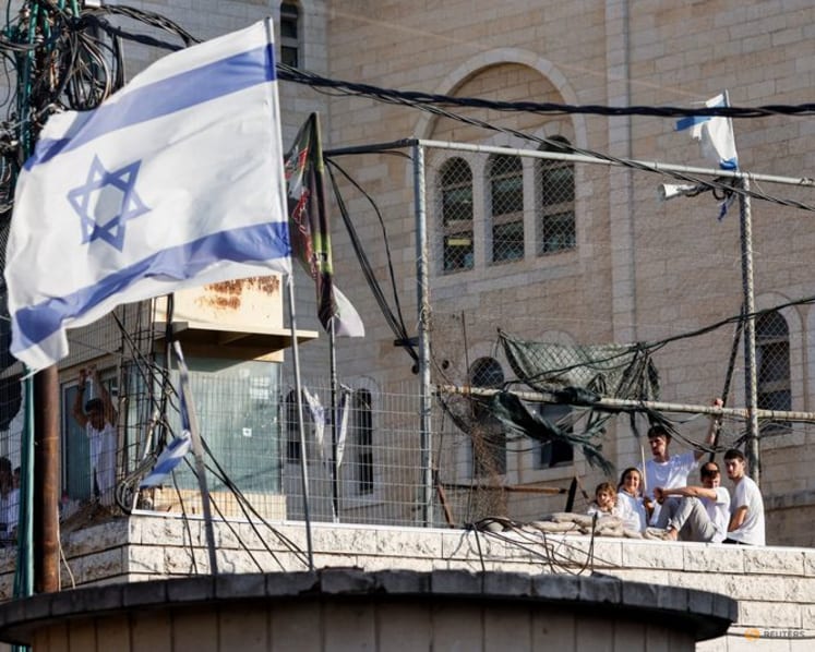 Israel's Netanyahu orders West Bank settler outposts to be removed, sources say
