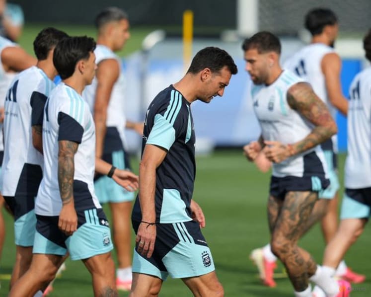 Argentina's Scaloni faces striker dilemma after opening win