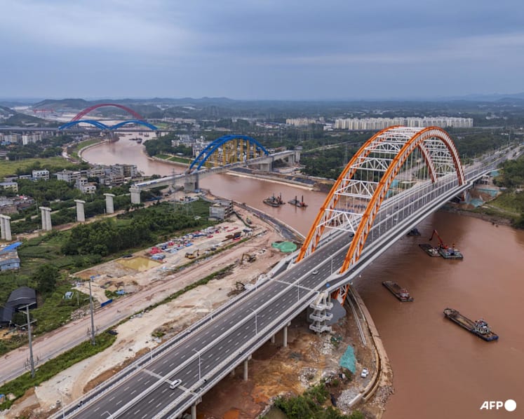 China opens major canal linking landlocked regions to sea