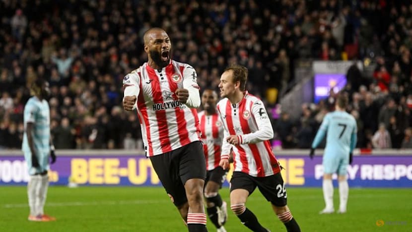 Foden double gets shaky Man City back on track, Sunderland go fourth