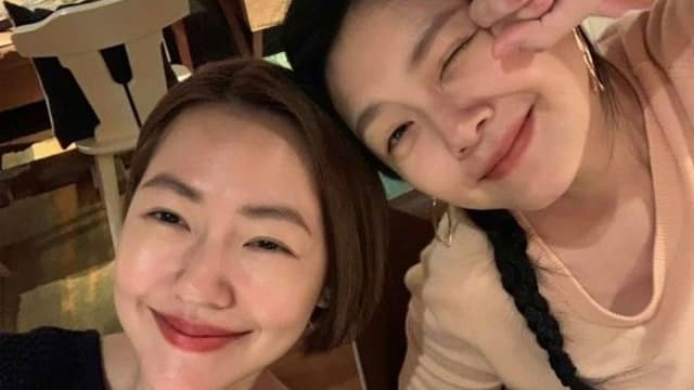 松山机场等不到大S妈妈　小S二度发声，表示不公开返台时间！