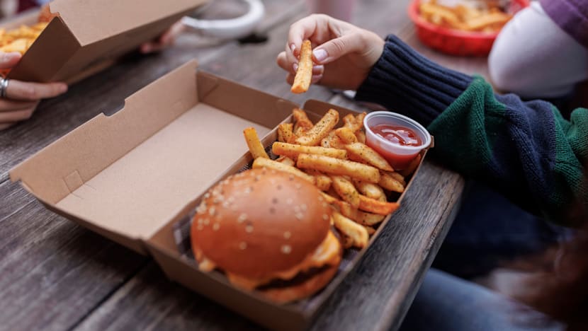 Efek mengerikan di otak usai 4 hari makan junk food