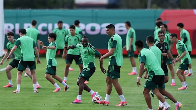 Mexico coach Aguirre warns no more room for opening-match nerves