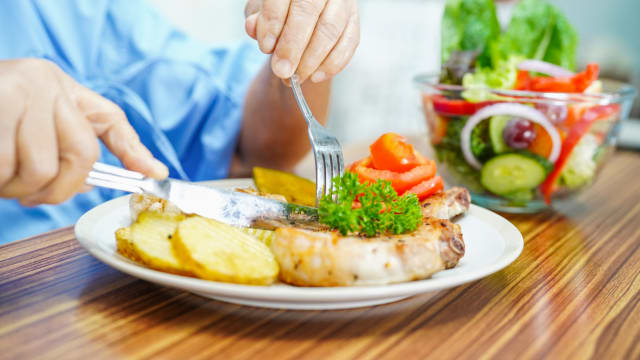 两集团合作研发 乐龄食品和营养补充品