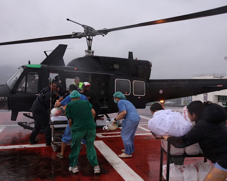Thailand airlifts patients, rushes supplies as floods in south kill 33