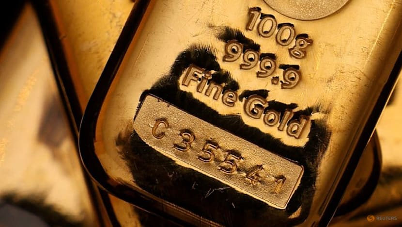 Commentary: Gold is seen as a ‘safe haven’ in uncertain times. Why is it crashing amid a war?