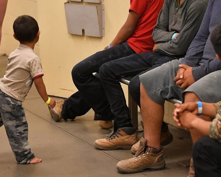 Appeals court allows US to expel children alone at border 